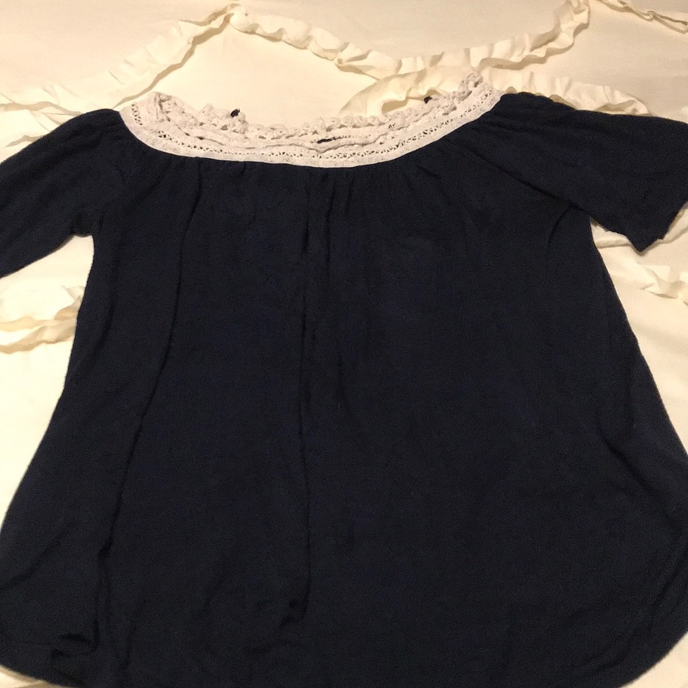 Free Kisses top